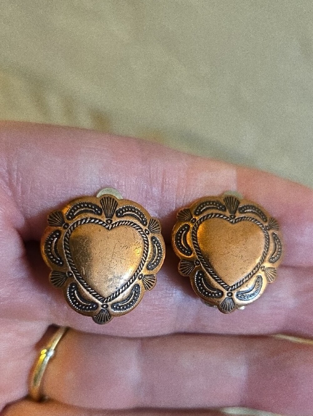Vintage Heart-Shaped Copper-Tone  Clip Earrings - Picture 3 of 5